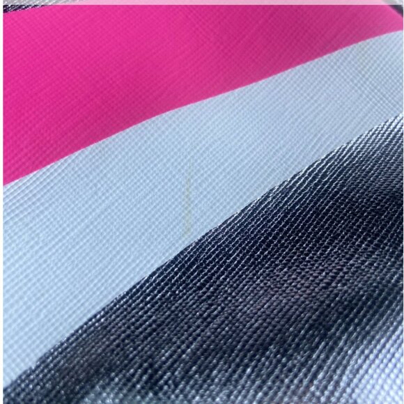 First Aid Beauty Bundle; Makeup Bag, Ultra Repair Cream & Face Cleanser - Picture 4 of 4